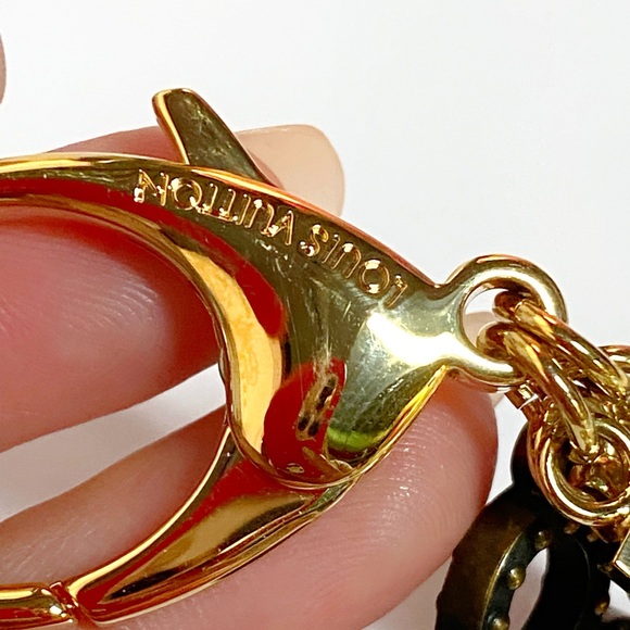Louis V Bijoux Sac Tapage Gold Tone Key Ring Bag Charm-include box and dust bag - Picture 10 of 10